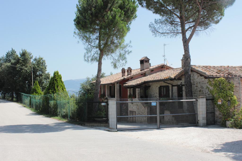 Villa Societa Agricola F.Lli Angelucci Cannara Exterior foto